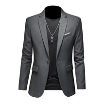 Blazer Masculino Montelezzi ML193, com corte ajustado e detalhes sofisticados, ideal para ocasiões formais e sociais.