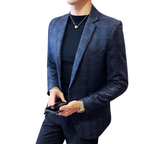 Blazer Masculino Montelezzi ML195, com modelagem precisa, tecido arejado e detalhes clássicos, ideal para ocasiões formais e casuais.