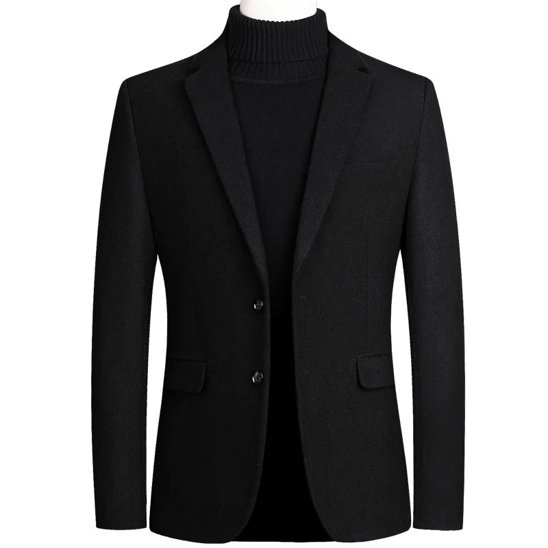 Blazer Masculino Slim Fit Montelezzi ML027, modelagem ajustada, tecido premium e caimento refinado, ideal para ocasiões formais e casuais elegantes.