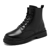 Bota Masculina em Couro Montelezzi ML047 com acabamento refinado, solado antiderrapante e interior acolchoado para máximo conforto.