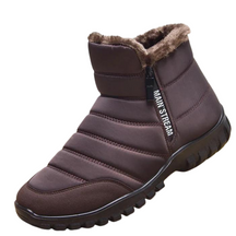 Bota Masculina Montelezzi ML050 em material premium, com solado antiderrapante e interior acolchoado para máximo conforto.