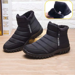 Bota Masculina Montelezzi ML050 em material premium, com solado antiderrapante e interior acolchoado para máximo conforto.