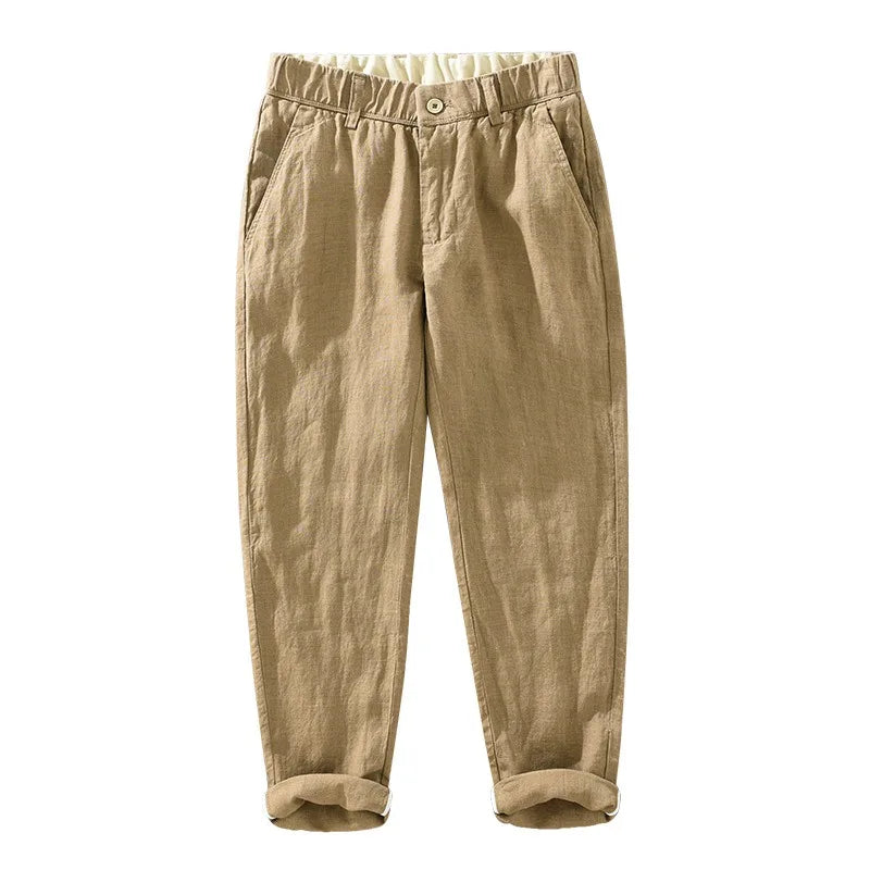 Calça de Linho Masculina Montelezzi ML009, confeccionada em linho premium, modelagem clássica e acabamento refinado para um visual sofisticado e versátil.