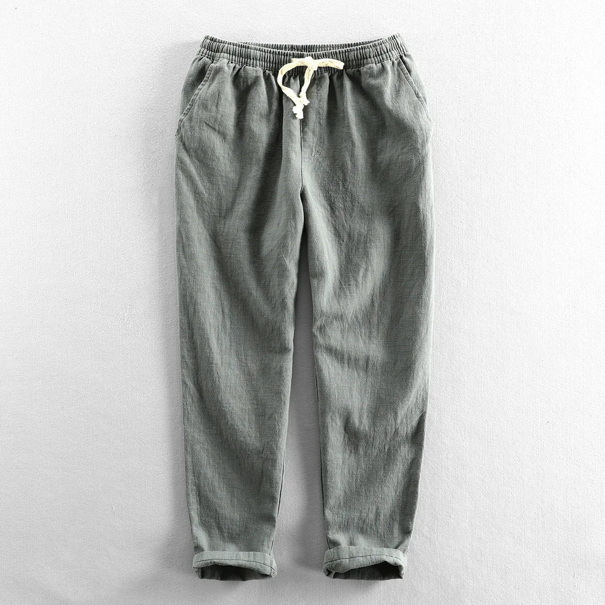 Calça de Linho Masculina Montelezzi ML007, confeccionada em linho premium, modelagem sofisticada e acabamento refinado para um visual elegante.