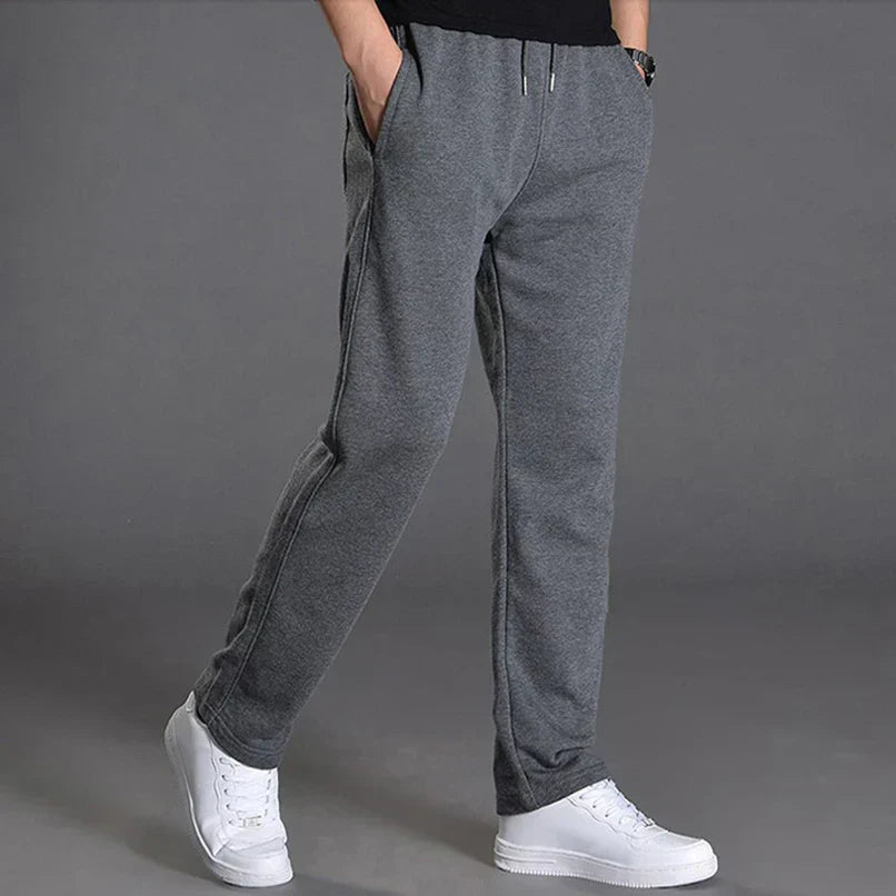 Calça Moletom Masculina Montelezzi ML068 com modelagem ergonômica, moletom premium e design moderno para conforto e estilo casual.