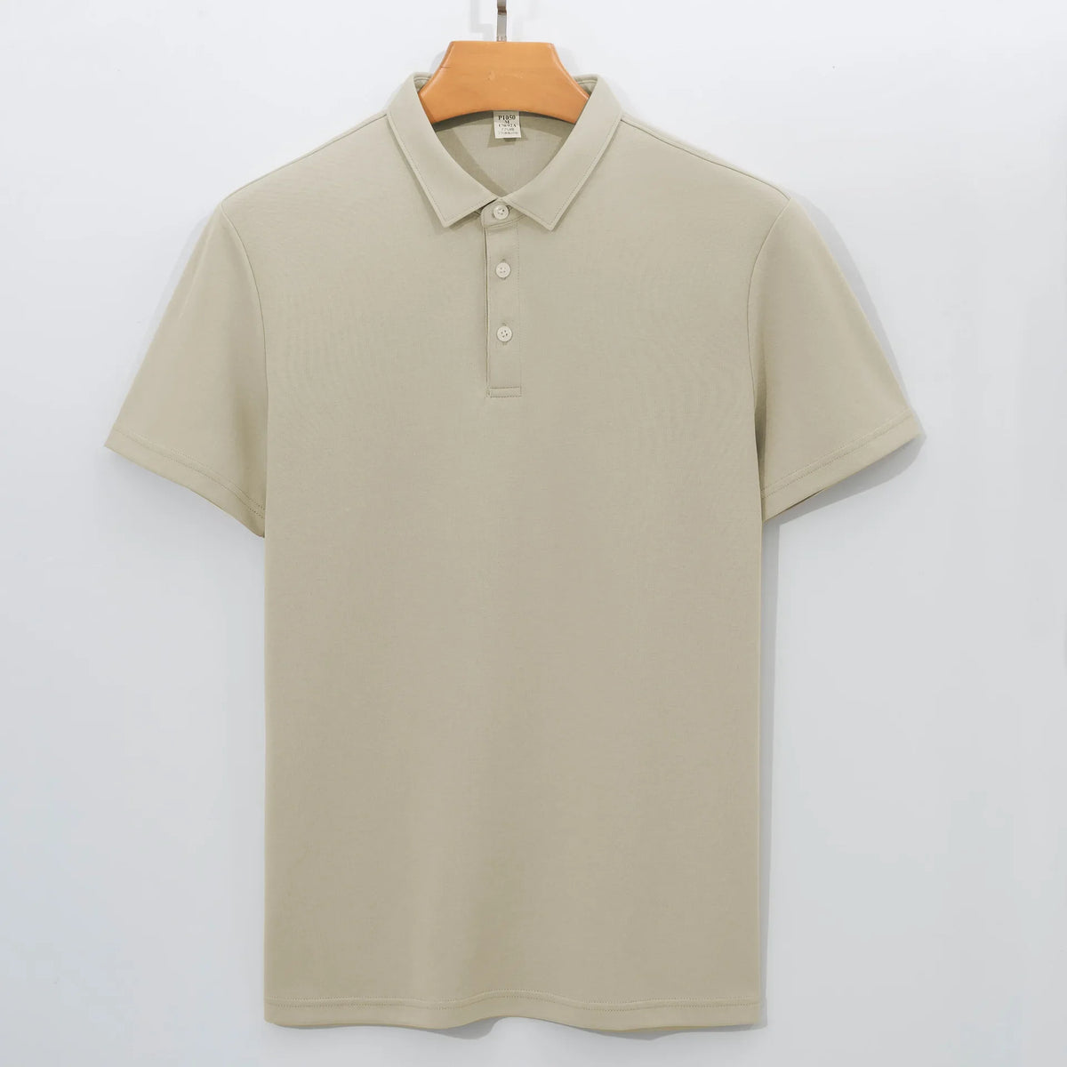 Camisa Polo Masculina Montelezzi ML006, confeccionada em algodão premium, com modelagem clássica ajustada, toque macio e respirabilidade para o dia a dia.