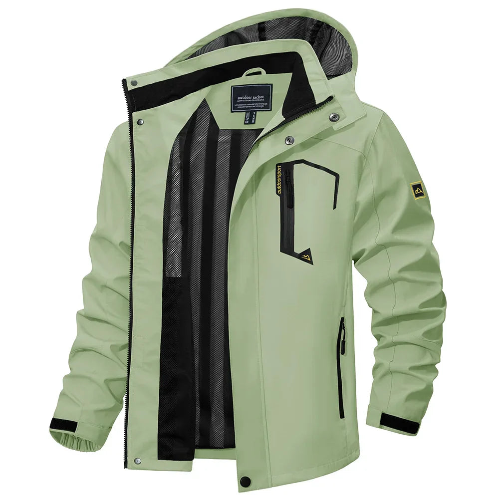 Jaqueta Impermeável Masculina Montelezzi ML038, feita com materiais resistentes, design ergonômico e proteção total contra chuva, garantindo conforto e mobilidade.