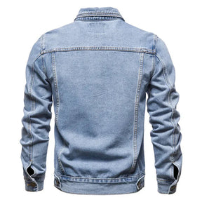 Jaqueta Jeans Masculina Montelezzi ML135, confeccionada em jeans premium, com modelagem clássica, acabamento refinado e design versátil para diversas ocasiões.