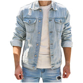 Jaqueta Jeans Masculina Montelezzi ML158, confeccionada em jeans premium, com fechamento por botões, modelagem ajustada e estilo contemporâneo para composições casuais e urbanas.