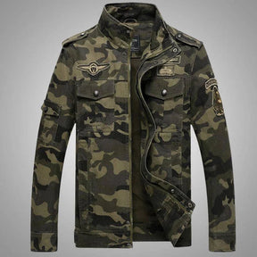 Jaqueta Masculina Camuflada Montelezzi ML151 com forro interno acolchoado, fechamento em zíper e estampa militar para estilo e proteção térmica nos dias frios.