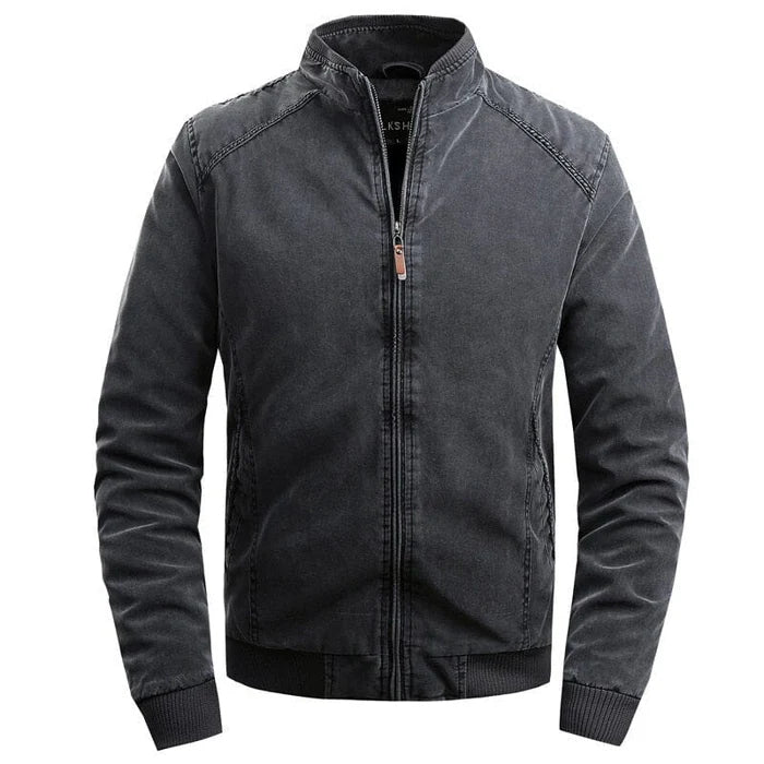 Jaqueta Masculina Casual Montelezzi ML091, com tecido leve, fechamento prático e design moderno para conforto e estilo no dia a dia.