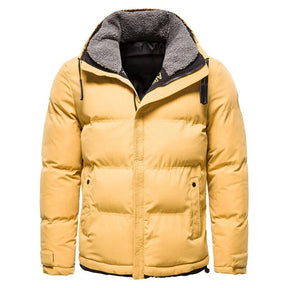 Jaqueta Masculina Puffer Forrada em Lã Montelezzi ML118, com forro térmico, modelagem ajustada e capuz integrado para maior proteção contra o frio.