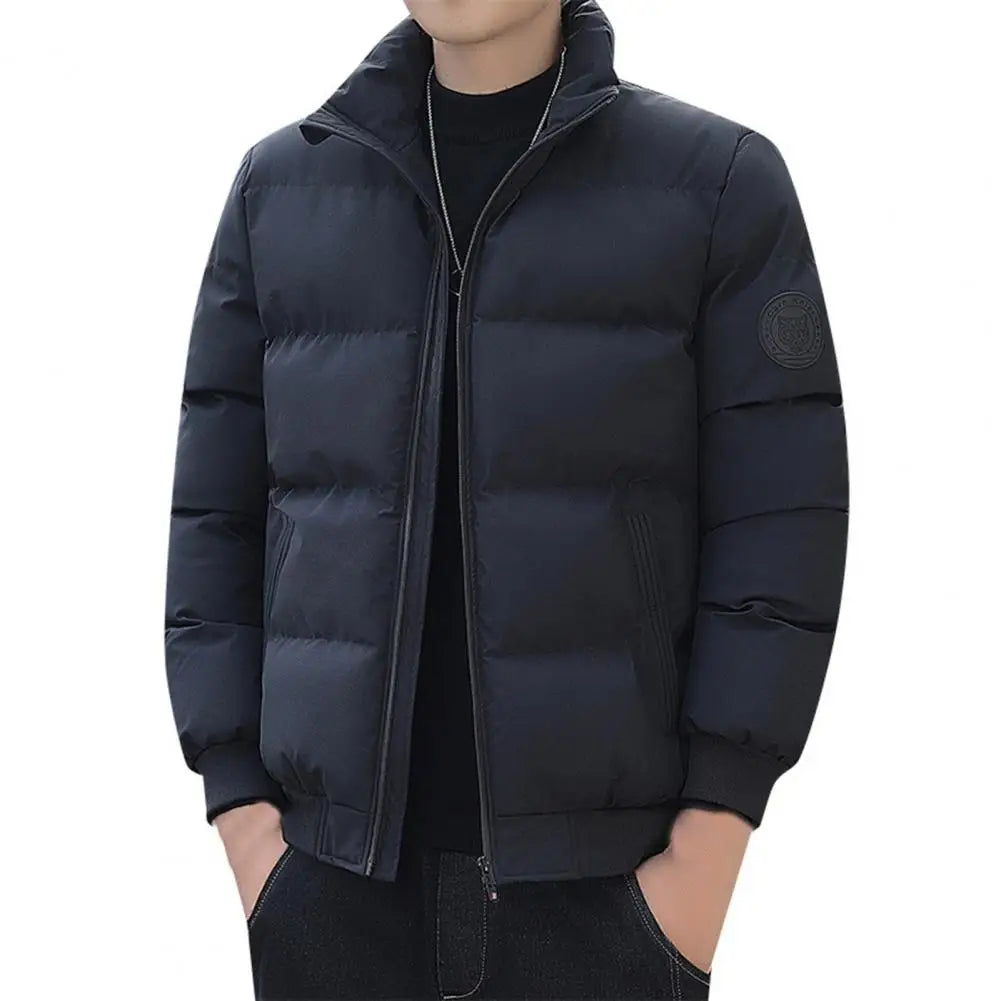 Jaqueta Puffer Masculina Montelezzi ML252, design acolchoado, isolamento térmico, fechamento em zíper e bolsos práticos para estilo e conforto.