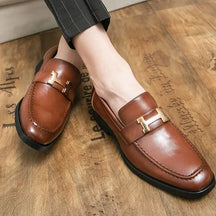 Mocassim Masculino em Couro Montelezzi ML045, design clássico e sofisticado, acabamento artesanal, palmilha acolchoada e solado flexível para máximo conforto.