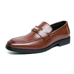 Mocassim Masculino em Couro Montelezzi ML045, design clássico e sofisticado, acabamento artesanal, palmilha acolchoada e solado flexível para máximo conforto.