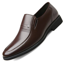 Mocassim Masculino Montelezzi ML066 com acabamento sofisticado, solado resistente e palmilha macia para máximo conforto.