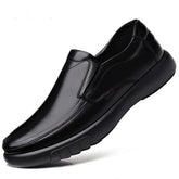 Mocassim Masculino Montelezzi ML065 com design elegante, solado resistente e palmilha macia para máximo conforto.