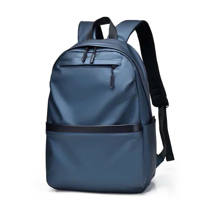 Mochila Executiva Montelezzi ML085 com espaço para notebook 15", material impermeável, alças acolchoadas e divisórias organizadoras.