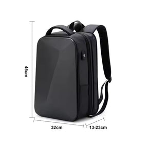 Mochila Executiva Montelezzi ML087 com compartimento para notebook 14", material impermeável, alças ergonômicas e porta USB para mais praticidade.