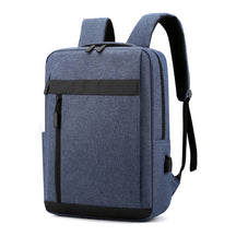 Mochila Executiva Montelezzi ML088 com espaço para notebook 15", material resistente, alças acolchoadas e porta USB para mais praticidade.