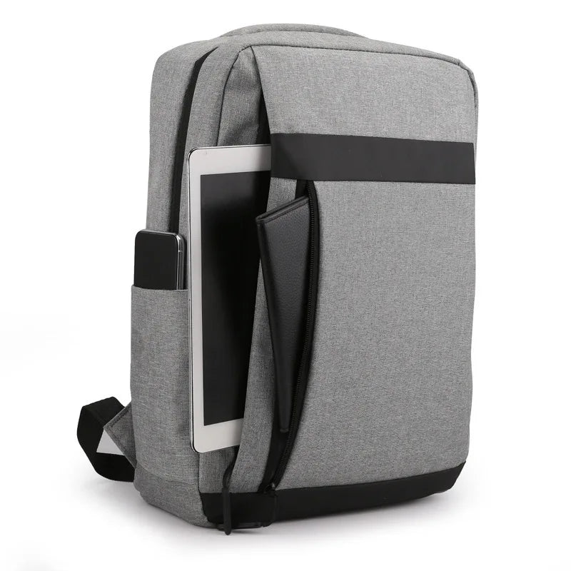 Mochila Executiva Montelezzi ML088 com espaço para notebook 15", material resistente, alças acolchoadas e porta USB para mais praticidade.