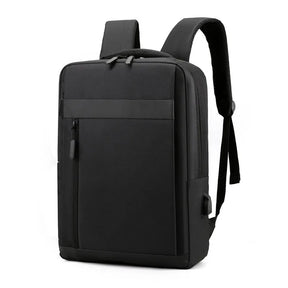 Mochila Executiva Montelezzi ML088 com espaço para notebook 15", material resistente, alças acolchoadas e porta USB para mais praticidade.