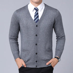 Suéter Masculino Montelezzi ML184, com gola redonda e modelagem slim fit, perfeito para diversas ocasiões e climas frios.