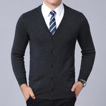 Suéter Masculino Montelezzi ML184, com gola redonda e modelagem slim fit, perfeito para diversas ocasiões e climas frios.